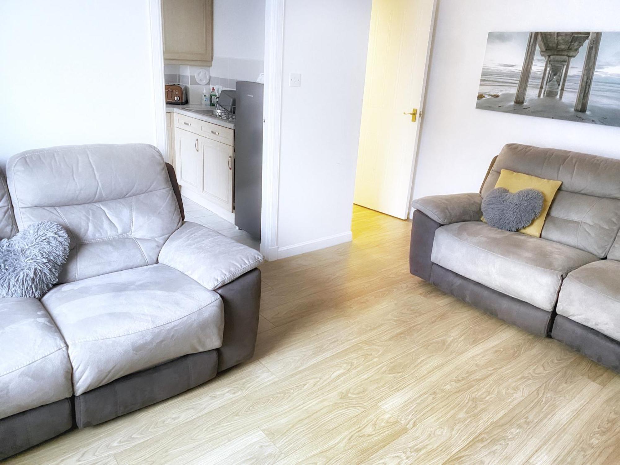 Ground Floor 1 Bed With Parking Apartment